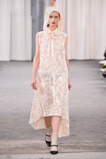 ヴェロニク ブランキーノ 2017年春夏コレクション - 開放感と目覚める少女性｜写真38