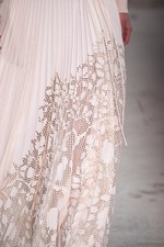 ヴェロニク ブランキーノ 2017年春夏コレクション - 開放感と目覚める少女性｜写真41