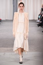 ヴェロニク ブランキーノ 2017年春夏コレクション - 開放感と目覚める少女性｜写真47