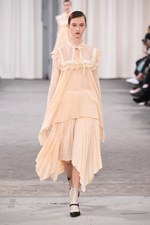 ヴェロニク ブランキーノ 2017年春夏コレクション - 開放感と目覚める少女性｜写真50