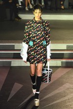 オランピア ル タン 2017年春夏コレクション - サイケな空間で主張する自由主義｜写真3