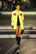 オランピア ル タン 2017年春夏コレクション - サイケな空間で主張する自由主義｜写真9