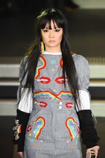 オランピア ル タン 2017年春夏コレクション - サイケな空間で主張する自由主義｜写真13