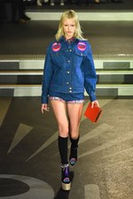 オランピア ル タン 2017年春夏コレクション - サイケな空間で主張する自由主義｜写真21