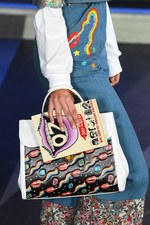 オランピア ル タン 2017年春夏コレクション - サイケな空間で主張する自由主義｜写真28