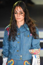 オランピア ル タン 2017年春夏コレクション - サイケな空間で主張する自由主義｜写真34