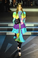 オランピア ル タン 2017年春夏コレクション - サイケな空間で主張する自由主義｜写真35