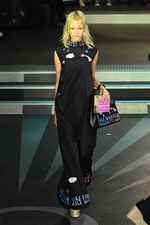 オランピア ル タン 2017年春夏コレクション - サイケな空間で主張する自由主義｜写真51