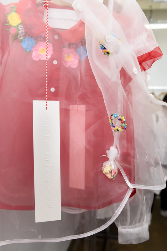 リトゥンアフターワーズによる展覧会が表参道ロケットで開催、17春夏受注会や写真展など｜写真10