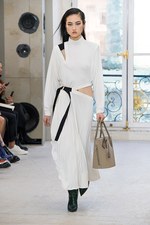 ルイ・ヴィトン2017年春夏ウィメンズ・コレクション - パリに生きる女性たちが魅せる左右非対称の美｜写真11