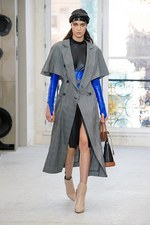 ルイ・ヴィトン2017年春夏ウィメンズ・コレクション - パリに生きる女性たちが魅せる左右非対称の美｜写真19