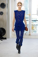 ルイ・ヴィトン2017年春夏ウィメンズ・コレクション - パリに生きる女性たちが魅せる左右非対称の美｜写真20