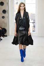 ルイ・ヴィトン2017年春夏ウィメンズ・コレクション - パリに生きる女性たちが魅せる左右非対称の美｜写真31