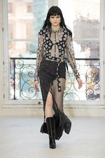 ルイ・ヴィトン2017年春夏ウィメンズ・コレクション - パリに生きる女性たちが魅せる左右非対称の美｜写真39