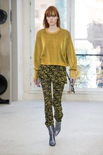 ルイ・ヴィトン2017年春夏ウィメンズ・コレクション - パリに生きる女性たちが魅せる左右非対称の美｜写真42