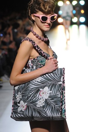 キッチュなピンナップガールの南国スタイル - G.V.G.V.(ジーヴィージーヴィー) 2012年春夏コレクション｜写真41