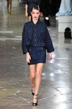 ケンゾー 2017年春夏コレクション - ブランド創立時、パリのアート界を席巻していた彼を想って｜写真4