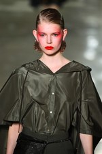 ケンゾー 2017年春夏コレクション - ブランド創立時、パリのアート界を席巻していた彼を想って｜写真15