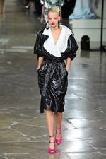 ケンゾー 2017年春夏コレクション - ブランド創立時、パリのアート界を席巻していた彼を想って｜写真21