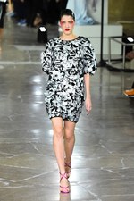 ケンゾー 2017年春夏コレクション - ブランド創立時、パリのアート界を席巻していた彼を想って｜写真22