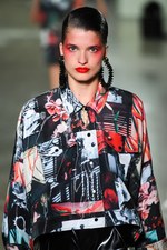 ケンゾー 2017年春夏コレクション - ブランド創立時、パリのアート界を席巻していた彼を想って｜写真34