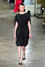ケンゾー 2017年春夏コレクション - ブランド創立時、パリのアート界を席巻していた彼を想って｜写真44