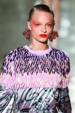 ケンゾー 2017年春夏コレクション - ブランド創立時、パリのアート界を席巻していた彼を想って｜写真59