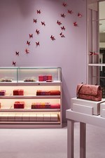 ボッテガ・ヴェネタ日本限定コレクション、バタフライモチーフのバッグやシューズが限定ストアに｜写真19