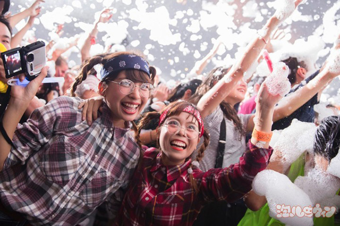 ハロウィンパーティー「泡ハロウィン」渋谷 clubasia&鹿児島で開催、仮装して泡まみれに！｜写真6
