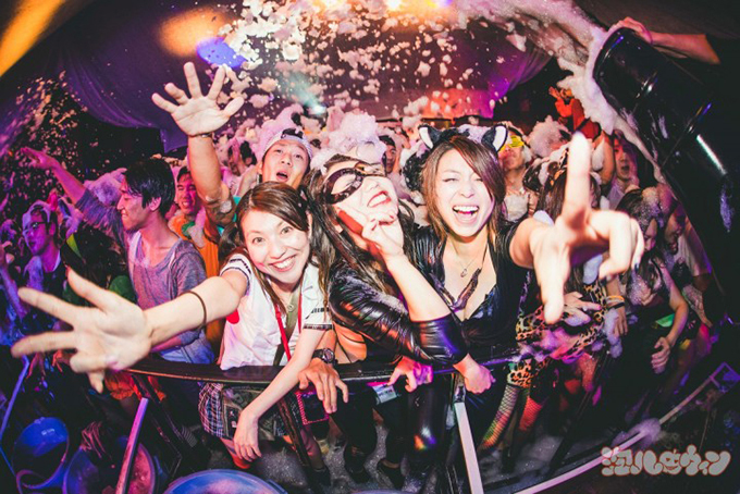 ハロウィンパーティー「泡ハロウィン」渋谷 clubasia&鹿児島で開催、仮装して泡まみれに！｜写真5