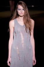 生命力に溢れ、セクシーで自立した女性をイメージ - A DEGREE FAHRENHEIT(エー ディグリー ファーレンハイト) 2012年春夏コレクション｜写真9