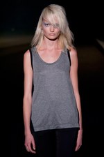 生命力に溢れ、セクシーで自立した女性をイメージ - A DEGREE FAHRENHEIT(エー ディグリー ファーレンハイト) 2012年春夏コレクション｜写真11