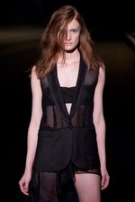 生命力に溢れ、セクシーで自立した女性をイメージ - A DEGREE FAHRENHEIT(エー ディグリー ファーレンハイト) 2012年春夏コレクション｜写真26