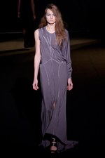 生命力に溢れ、セクシーで自立した女性をイメージ - A DEGREE FAHRENHEIT(エー ディグリー ファーレンハイト) 2012年春夏コレクション｜写真27