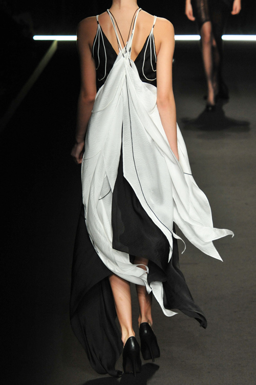 ヤストシ エズミ 2012年春夏<span>コレクション</span> - 写真18