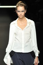 ひもから生まれる繊細でエレガントなスタイル - Yasutoshi Ezumi(ヤストシ エズミ) 2012年春夏コレクション｜写真23