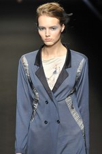 ひもから生まれる繊細でエレガントなスタイル - Yasutoshi Ezumi(ヤストシ エズミ) 2012年春夏コレクション｜写真29