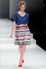 100回目のコレクションをスペシャルゲスト達と祝福！ - ユキ トリイ(YUKI TORII) 2012年春夏コレクション｜写真3