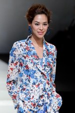 100回目のコレクションをスペシャルゲスト達と祝福！ - ユキ トリイ(YUKI TORII) 2012年春夏コレクション｜写真28