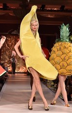 シャーロット オリンピア 17年春夏コレクション - フルーツのジューシーな魅力が弾け飛ぶ｜写真29