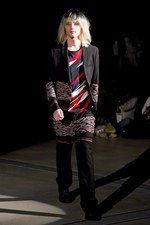 光速のイメージで魅せるリアルな東京のカッコよさ - ヨシオクボ(yoshio kubo) 2012年春夏コレクション｜写真3