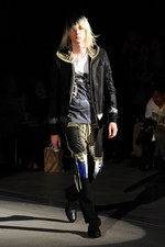 光速のイメージで魅せるリアルな東京のカッコよさ - ヨシオクボ(yoshio kubo) 2012年春夏コレクション｜写真17