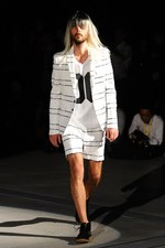 光速のイメージで魅せるリアルな東京のカッコよさ - ヨシオクボ(yoshio kubo) 2012年春夏コレクション｜写真27