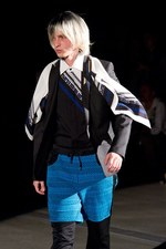 光速のイメージで魅せるリアルな東京のカッコよさ - ヨシオクボ(yoshio kubo) 2012年春夏コレクション｜写真32