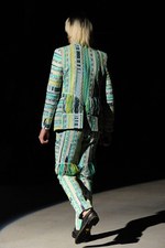 光速のイメージで魅せるリアルな東京のカッコよさ - ヨシオクボ(yoshio kubo) 2012年春夏コレクション｜写真40