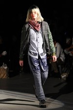 光速のイメージで魅せるリアルな東京のカッコよさ - ヨシオクボ(yoshio kubo) 2012年春夏コレクション｜写真48