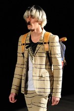 光速のイメージで魅せるリアルな東京のカッコよさ - ヨシオクボ(yoshio kubo) 2012年春夏コレクション｜写真57