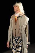 光速のイメージで魅せるリアルな東京のカッコよさ - ヨシオクボ(yoshio kubo) 2012年春夏コレクション｜写真60