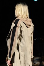 光速のイメージで魅せるリアルな東京のカッコよさ - ヨシオクボ(yoshio kubo) 2012年春夏コレクション｜写真61