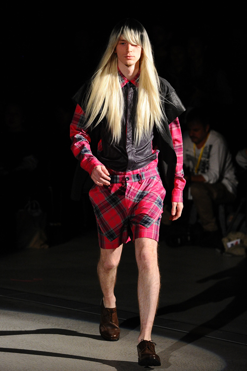 ヨシオクボ 2012年春夏<span>コレクション</span> - 写真15